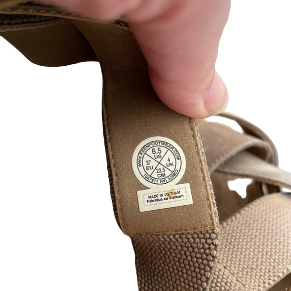 KEEN Elle Mixed Slide Platform Sandals Brindle / Birch Size 6.5 - Picture 6 of 7